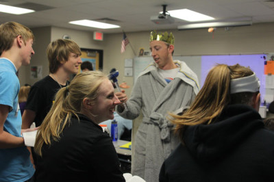 Students reenact “Hamlet” for deeper meaning
