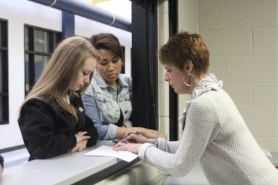 Marketing students prepare for opening of Catty Shack