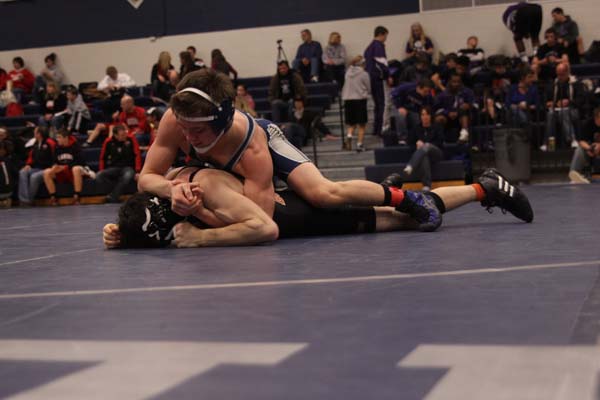 Wrestlers place second at League