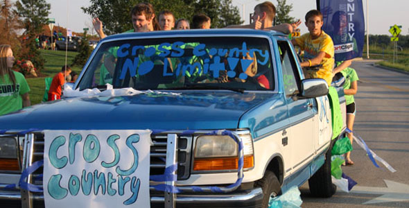 Homecoming parade draws larger crowd than previous years