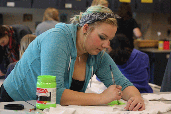 Survey of Fine Crafts classes begin creating personalized T-shirts