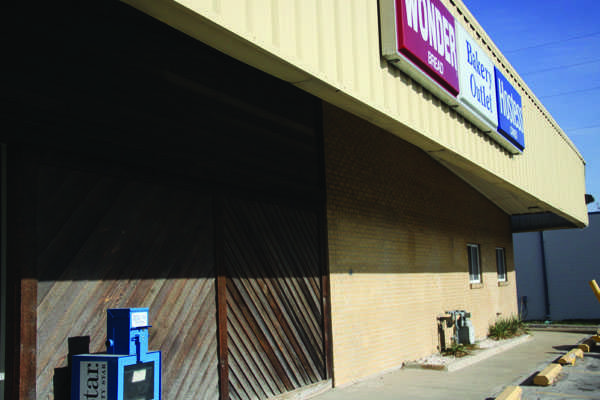 The Hostess store on Shawnee Mission Parkway stands empty on Sunday, Dec. 2. Many students including senior Joe Jerome are upset over the closing of Hostess. “I don’t really mind the Hostess store going out of business, but I will miss the Twinkies,” Jerome said.