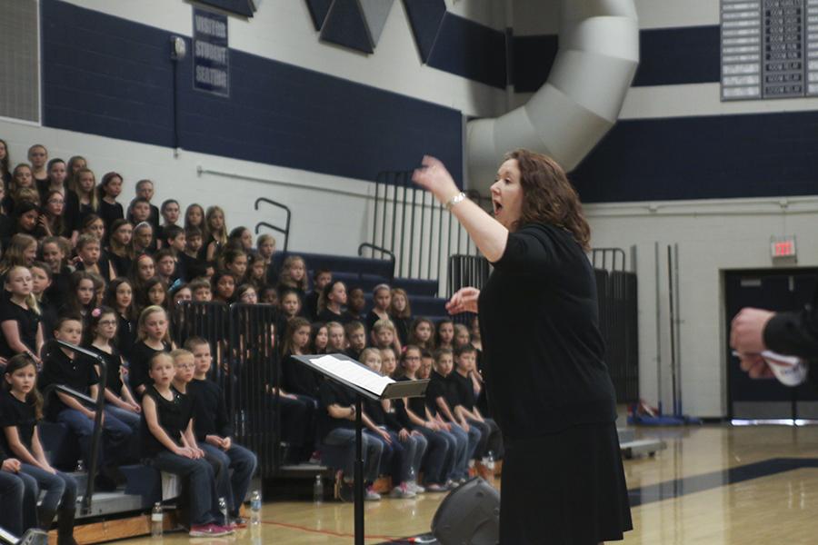 Choir students from all elementary schools in the De Soto district performed with their choir instructors in the annual 2014 Elementary Choral Festival on April 10 in Mill Valley’s main gym. 