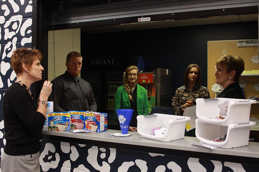 Praising the Catty Shack for its implementation of healthy snacks, USDA Deputy Undersecretary Dr. Janey Thornton pays a visit to the school store. We are trying to help kids learn about what selections they should be making [in order to eat healthier], Thornton said. Its an educational process.