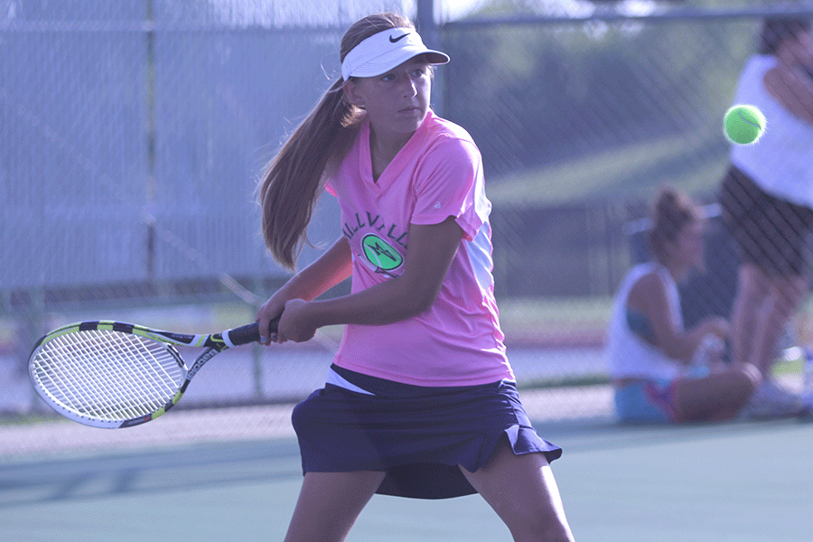 Eye on the ball sophomore Lauren Tracht prepares to return the serve on Thursday, Aug. 28. Tracht won the match 8-2.
