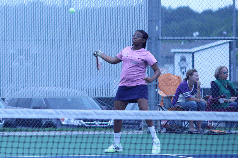 Girls tennis loses dual against Free State