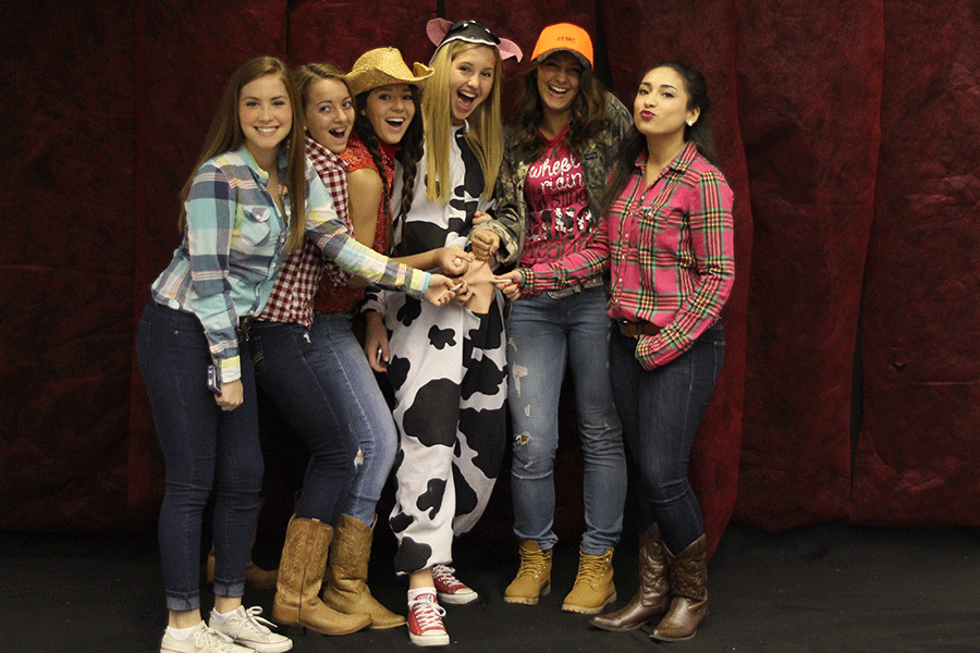 Students dress either preppy or country for Emerald City Country Club vs. Dorothys Farm day on Thursday, Oct. 9. The winners are freshman Izzy Hellon and sophomore Alea Ashford.