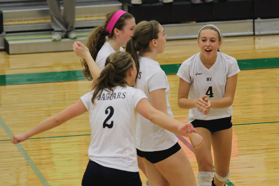 The volleyball team defeated De Soto in five sets on Thursday, Oct. 9.
