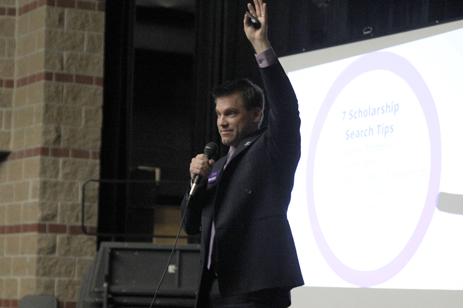 Ben Kohl, Assistant Director of student finical director at Kansas-State University, talk to students about finding scholarships from private investors. 