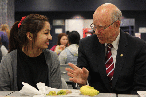 U.S. Sen. Pat Roberts visits Mill Valley to assess effectiveness of nutrition standards