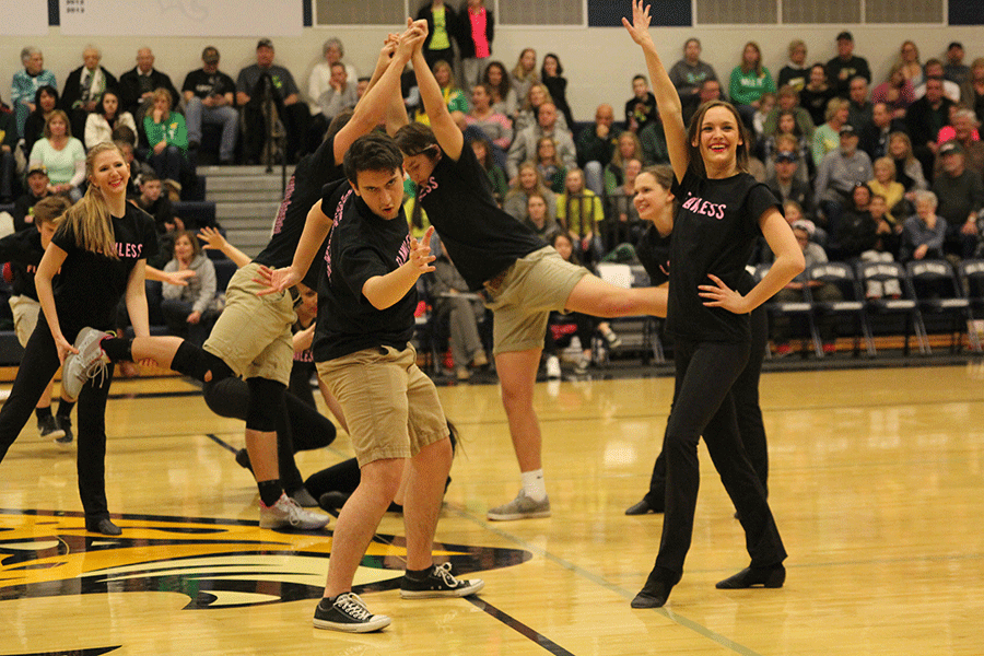 To end the show, seniors Maci Rouse and Austin Moores strike a pose. 