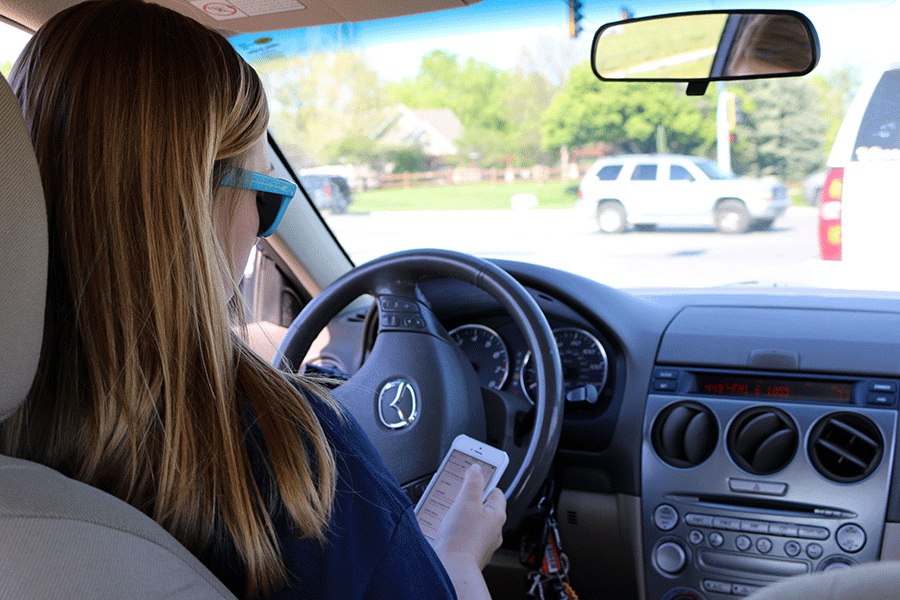 Study shows distraction a major reason for car crashes involving teen drivers