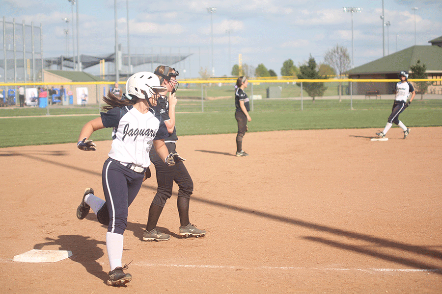 Junior Rienna Schriner rounds third base