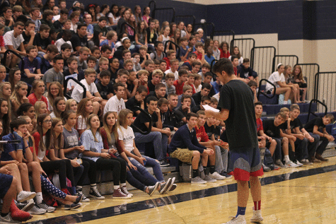 SLT hosts freshman meeting