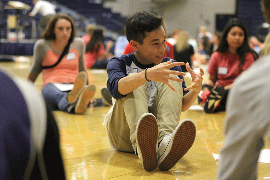 Sophomore Simon Vongxay leads a group of other high school StuCo members.