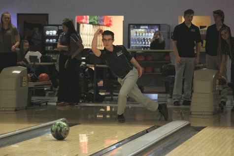 Bowling teams win home meet on Jan. 27