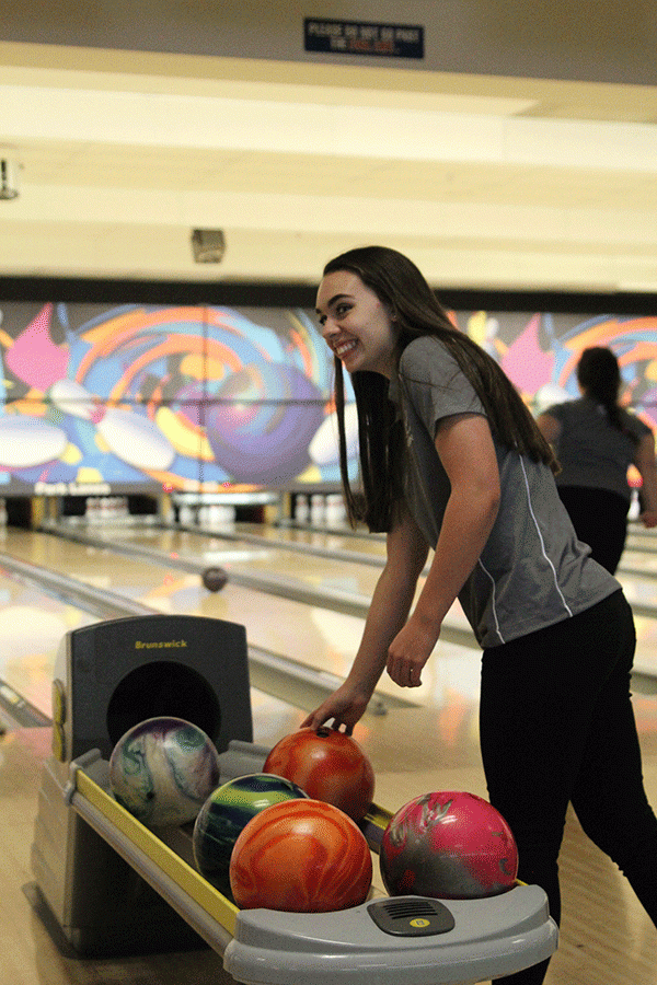 Sophomore Abigayle Berner reaches for a ball. 