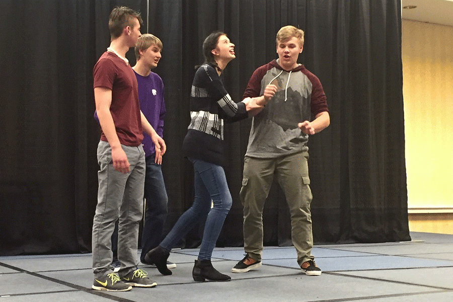 Seniors+from+the+thespian+troupe+participate+in+an+improvisation+session+at+the+state+conference+from+Thursday%2C+Jan.+7+to+Saturday%2C+Jan.+9.+