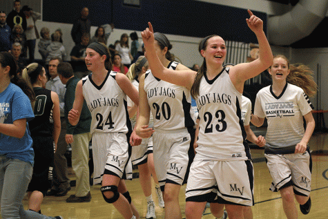 Girls basketball beats Blue Valley Southwest, wins substate championship