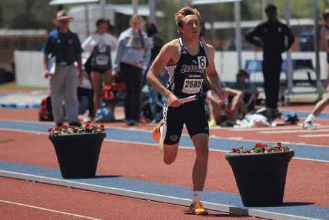 Track and field competes in KU relays