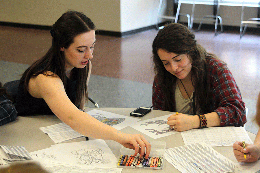 Juniors Lisa Earlenbaugh and Savannah Chappell chat.