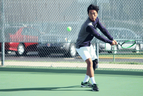 Boys tennis loses to Kansas City Christian