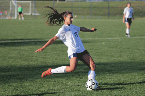 Girls soccer defeats Blue Valley 1-0
