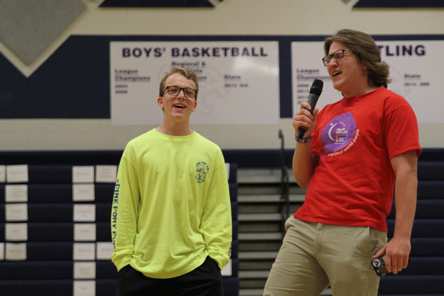 Seniors Tyler Shurley and Shane Calkins sing during the open mic session. 