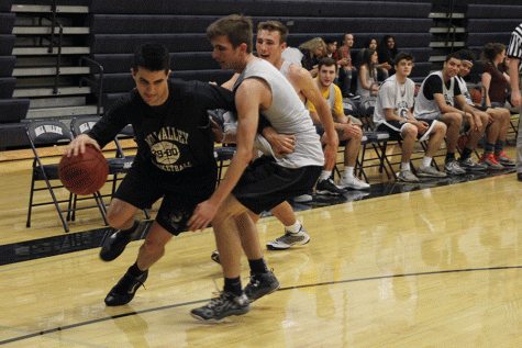 StuCo hosts Mayhem Week students vs. faculty basketball game