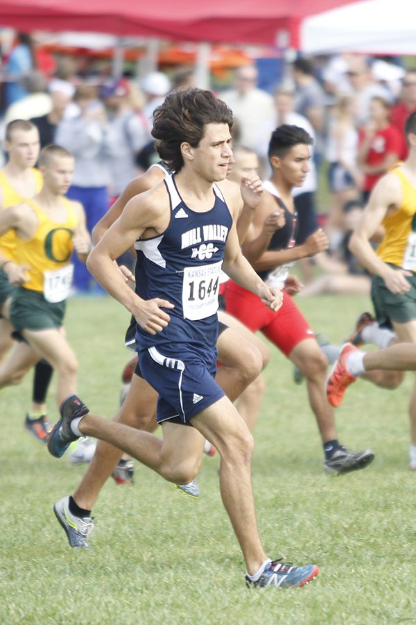 Junior Gavin Overbeck runs ahead as the race begins.