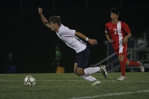 Boys soccer concedes to Lansing Lions