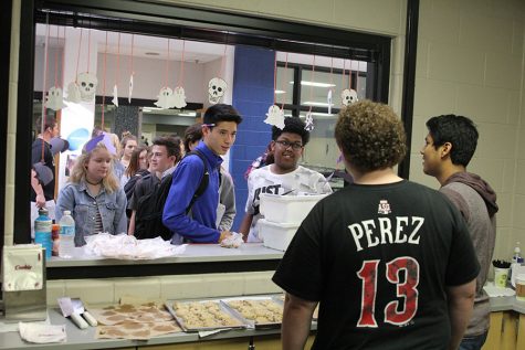 Students line up to buy cookies on Thursday, Nov. 4
