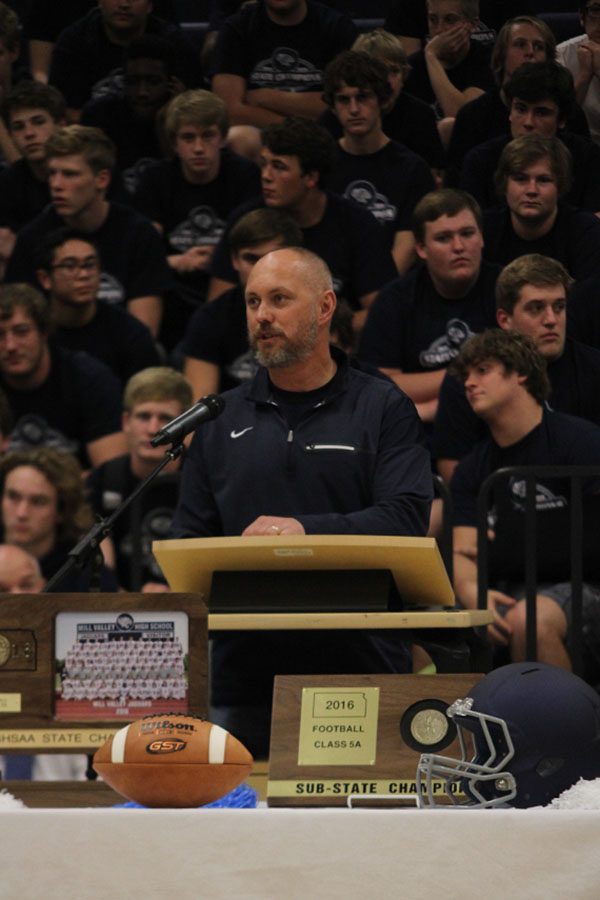 Coach Eric Thomas introduces head coach Joel Applebee.