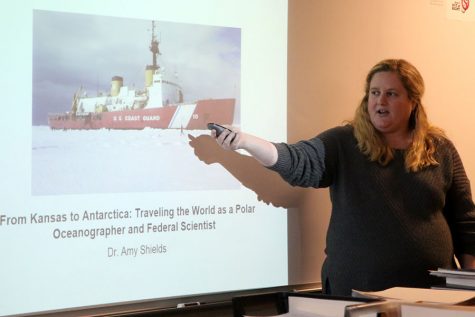 Marine biology club welcomes speaker