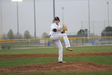 Baseball defeats Gardner-Edgerton in first game of the season