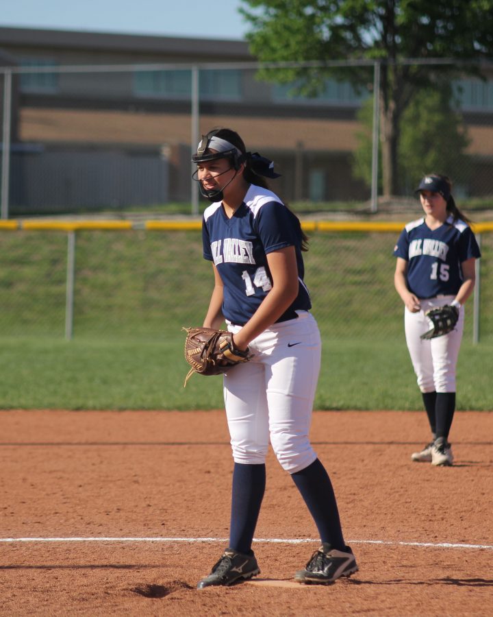 Lauren Florez gets ready to pitch. 