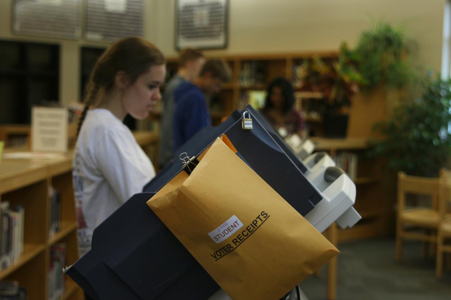 Between Thursday, April 27 and Monday, May 1, students learn how to use the new voting booths while participating in the election for student body StuCo positions for the upcoming school year of 2017-2018.