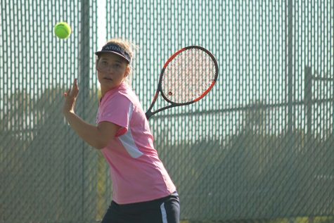 Girls tennis takes first in quad