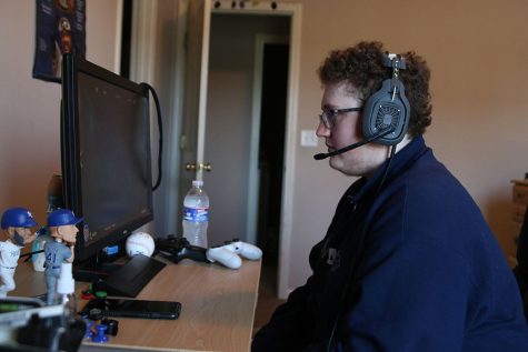 Senior Shayne Howell finds passion in playing professional esports