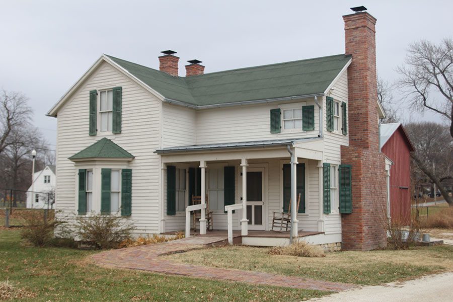 This farmhouse was built in 1878 and has six bedrooms. It was typical to see farmhouses like this in the 1920s.