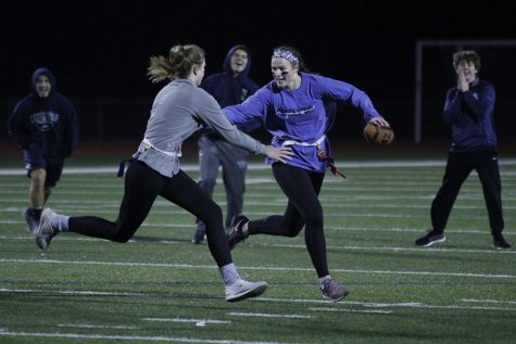 Juniors take the win in annual Powderpuff flag football game