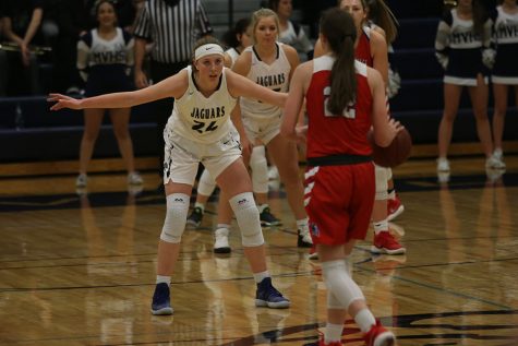 Girls basketball falls to the Bishop Miege Stags 46-35