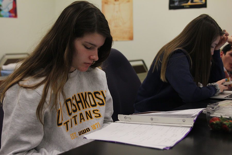 While looking over some notes, senior Haley Minor studies in her Medical Terminology class Friday, Feb. 23. “For the first semester I took Medical Terminology and that consisted of learning about all the different body systems and the anatomy of the body,” Minor said.
