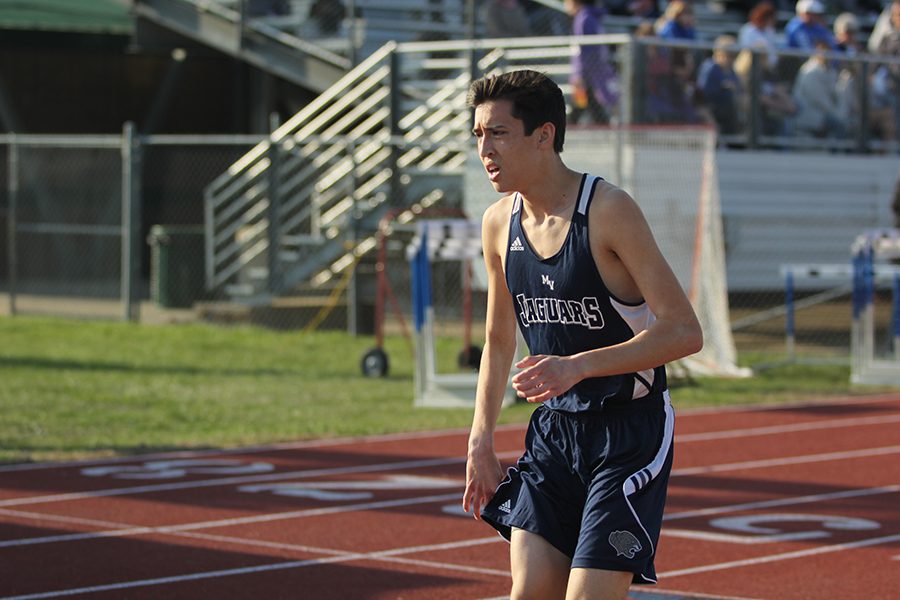 Sophomore Josh Mansfield treks through his 1600 meter race, placing 13th.