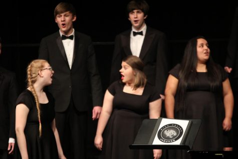 Choir performs in first concert of the school year
