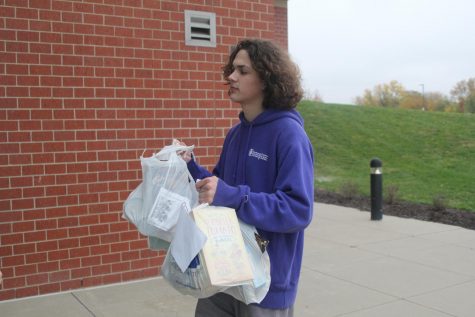 StuCo and NHS collect donated Trick or Treat so Others Can Eat items from community