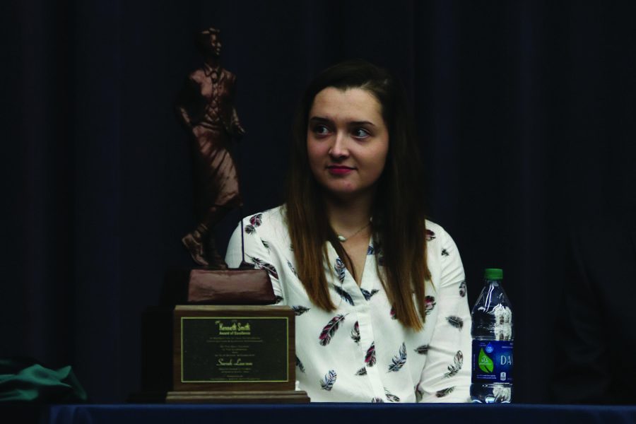 Senior Sarah Lawson receives Kenneth Smith award