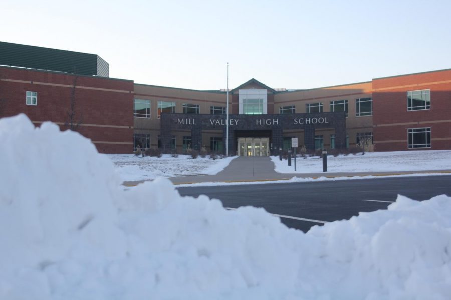 USD 232 has had a total of seven snow days this school year. To ensure students will have all of their hours, Friday, Apr. 19 will now be a regular school day. Additionally, Thursday, May 16 will now be the last day for seniors and Friday, May 24th will be the last day for students K-11. 