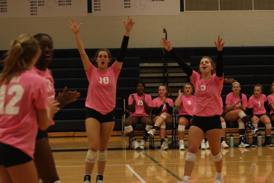 Girls volleyball loses to Blue Valley North