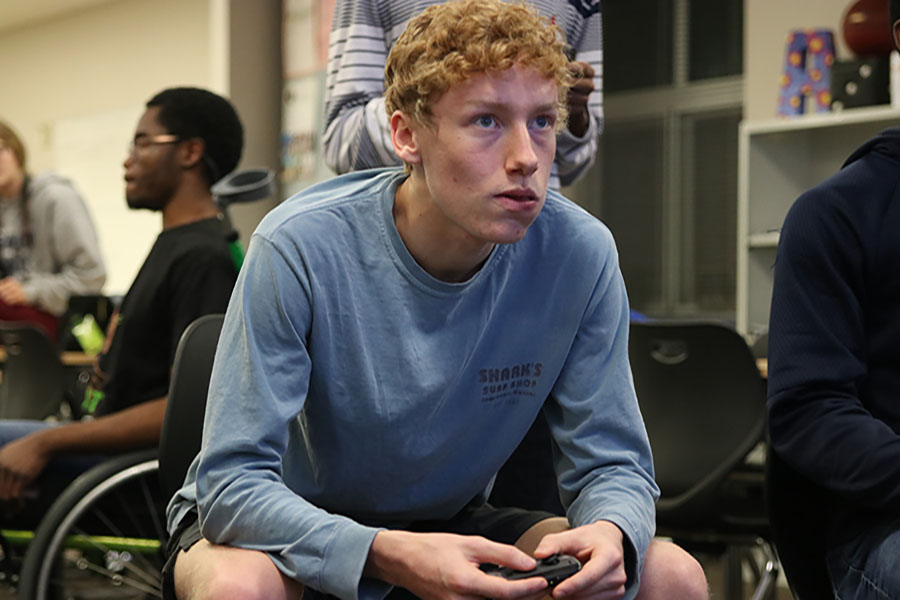 Participating in the Super Smash Bros. Tournament on Wednesday, Nov 20, senior  Quentin Kornis, smashes his opponent, and gets first place for that round.  
